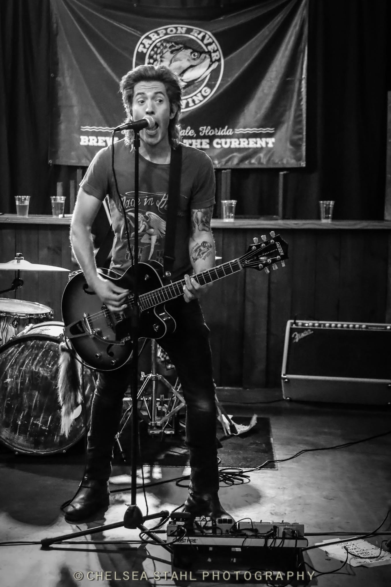 The Shakers vocalist singing during the PopSwap Summer Night set