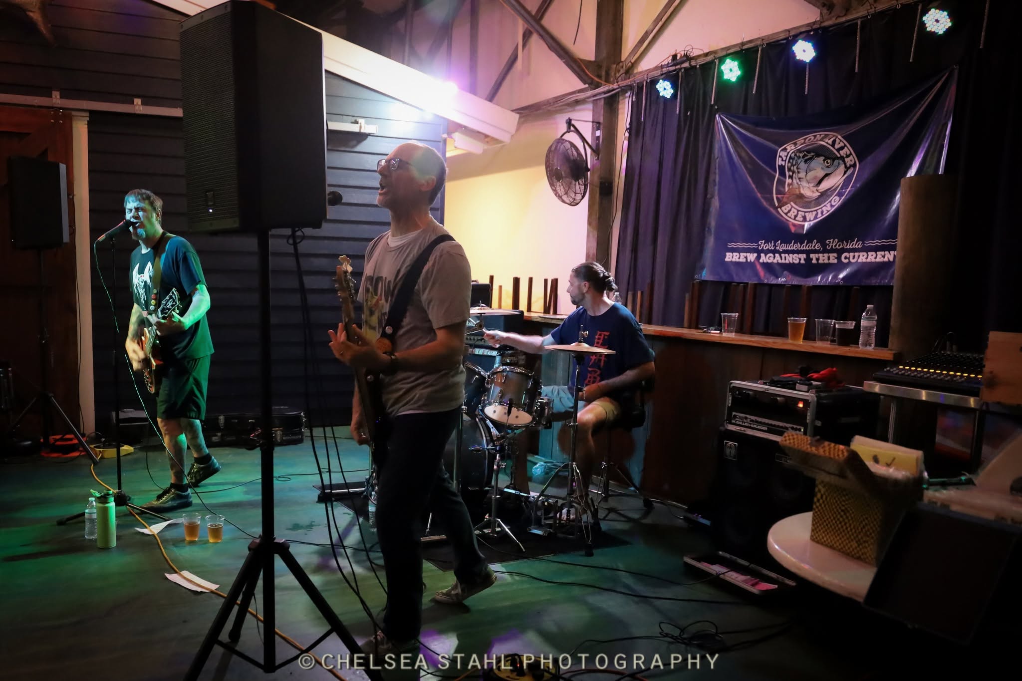 Wide view of The Shakers on the Tarpon River Brewing stage